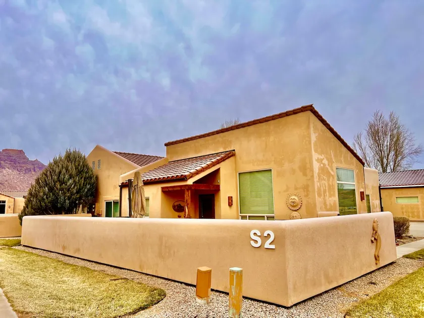 Moab LaSal Home 3 Bed,3 Bath, Kitchen, Pool/HotTub - Image 1
