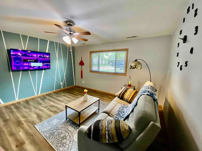 Lovely 2-bedroom apartment remodeled - Image 1