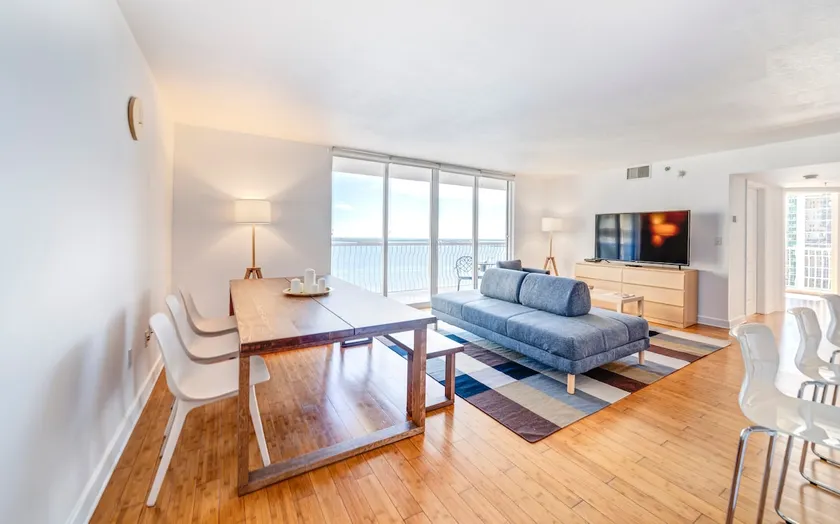 Oceanfront Brickell Miami Condo 22 Pool Free Parkg - Image 1