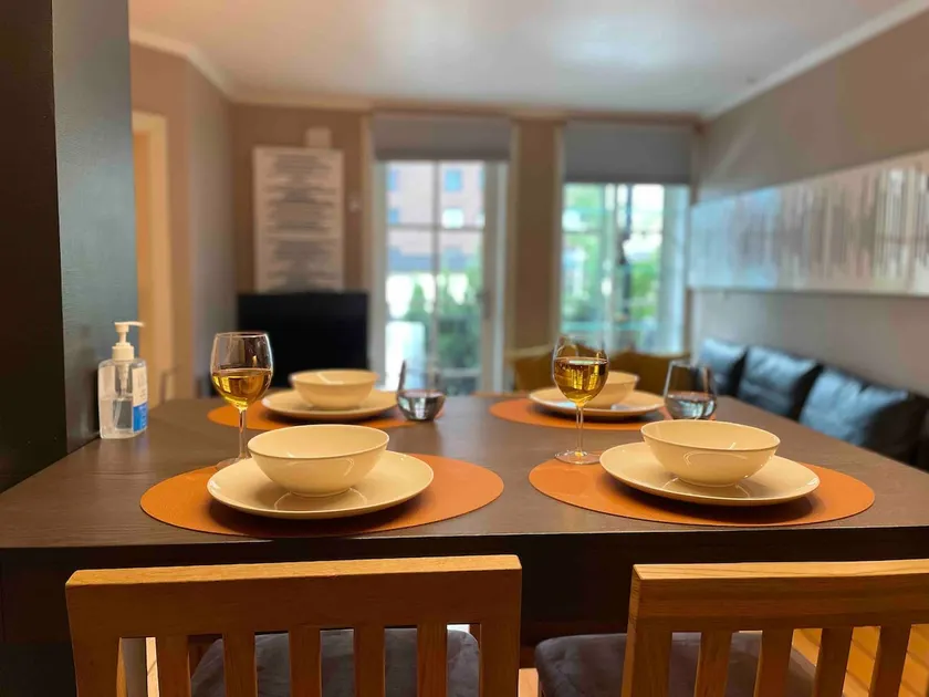 Lovely condo with fireplace & parking@city center - Image 1