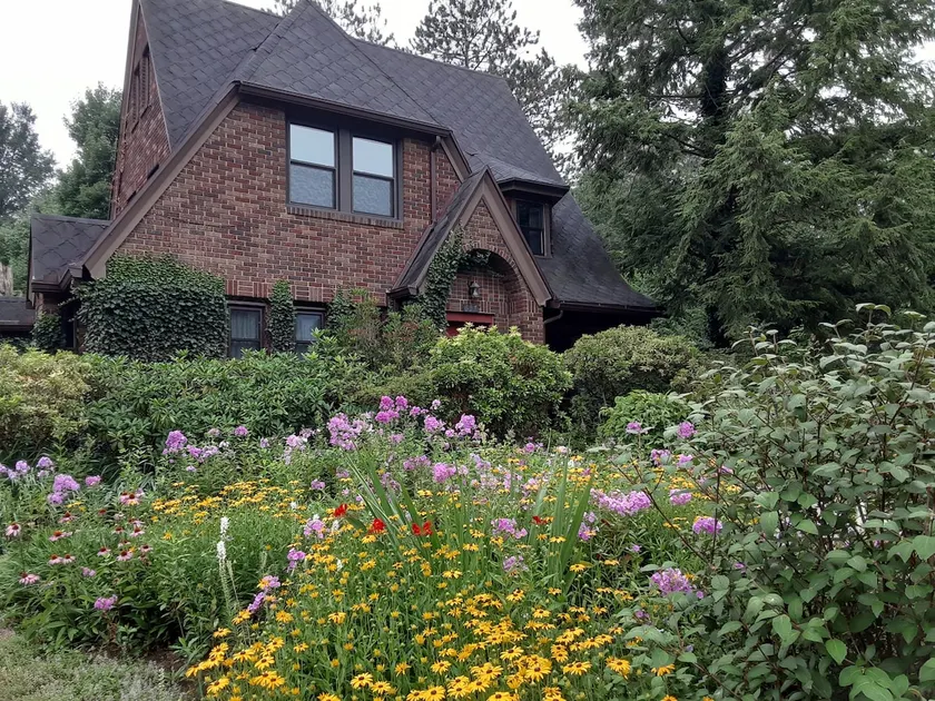 Charming Home in Woodland - Image 1