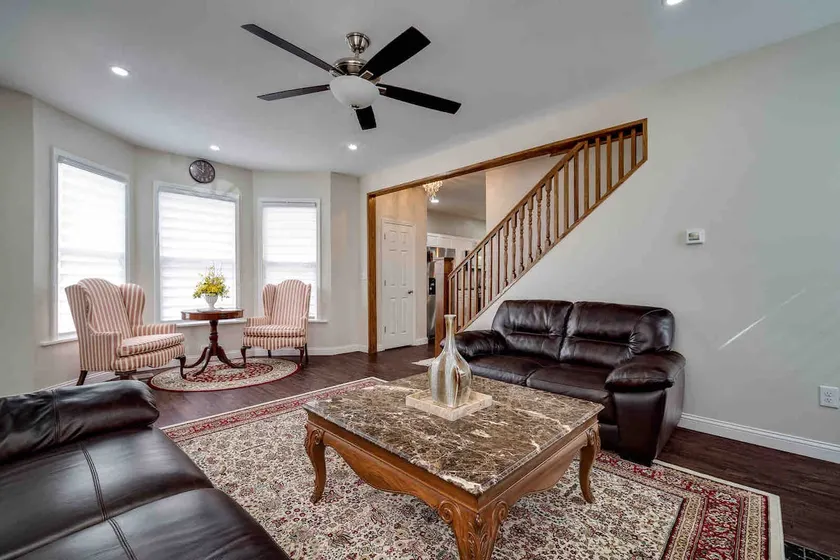 Bailey House - Image 1
