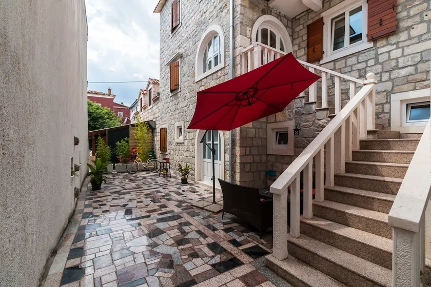 Great Stone House near Split - Image 1