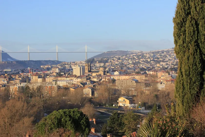 Bright Apartment View Viaduct + Garden + Private Parking - Image 1