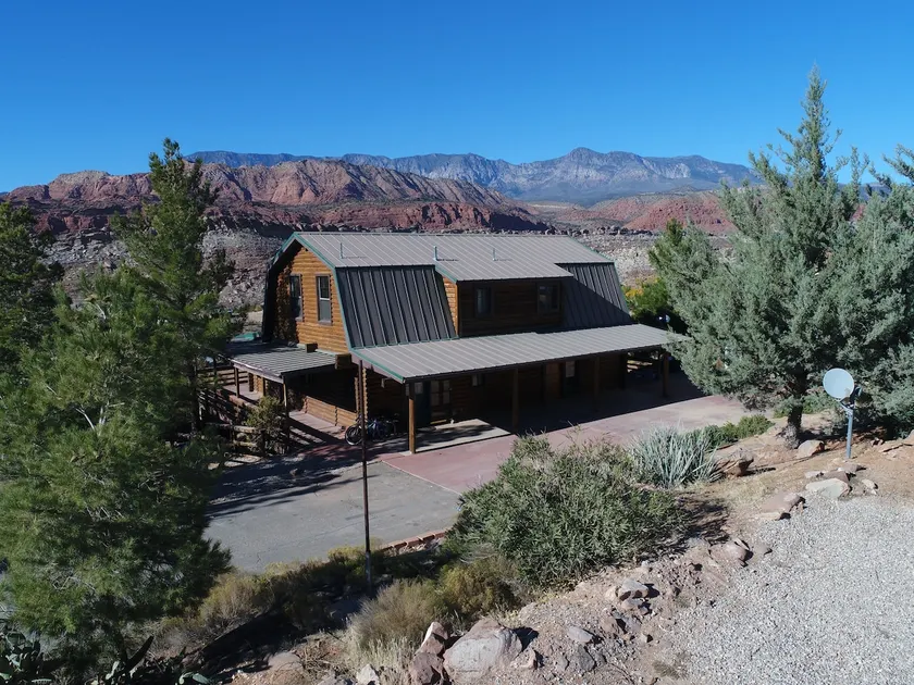 Western Home Overlooking Red Cliffs In Leeds Ut - Image 1