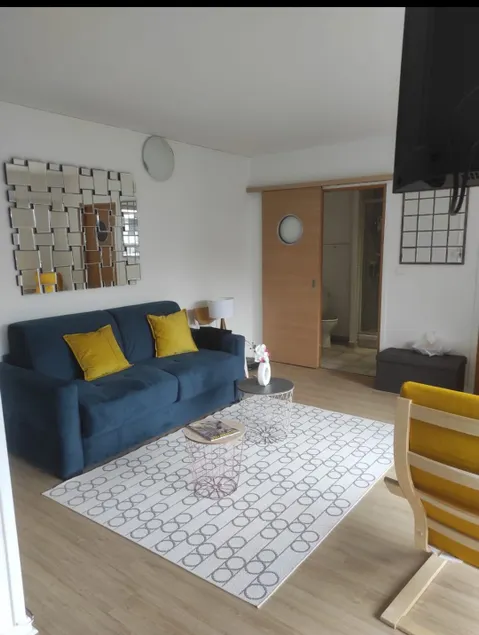 Beautiful studio near Paris, Vincennes, banks of the Marne - Image 1