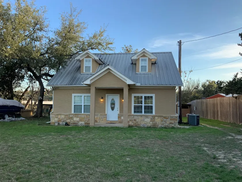 Rustic River House (near water) - Image 1