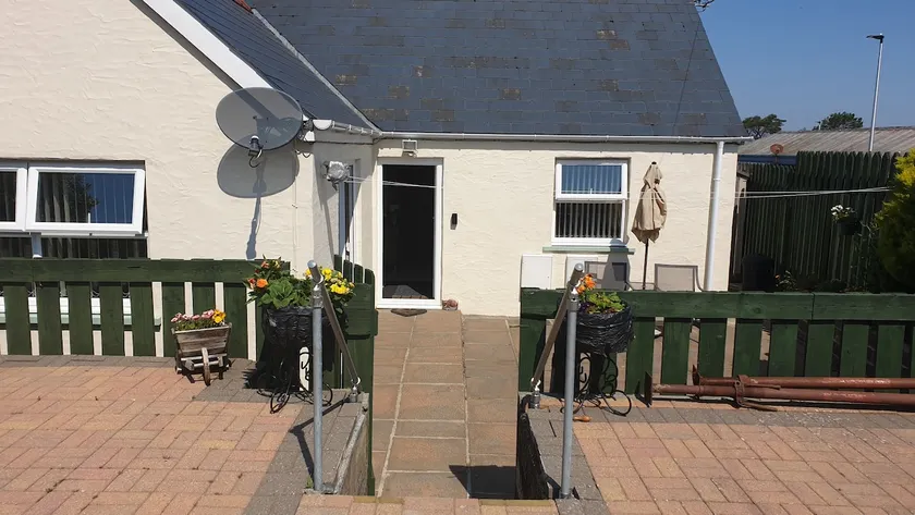 Cosy Pembrokeshire Home - Image 1