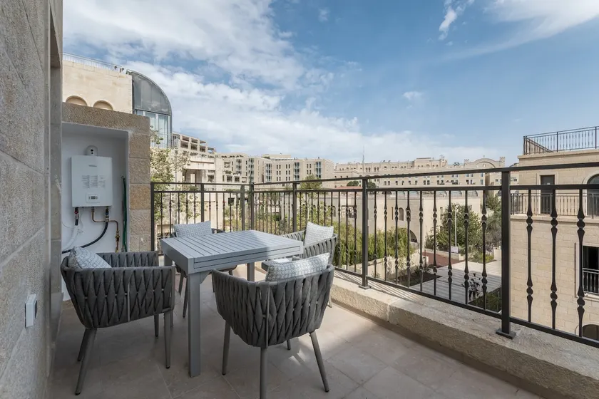 Front of the old city - Luxurious residence - Image 1