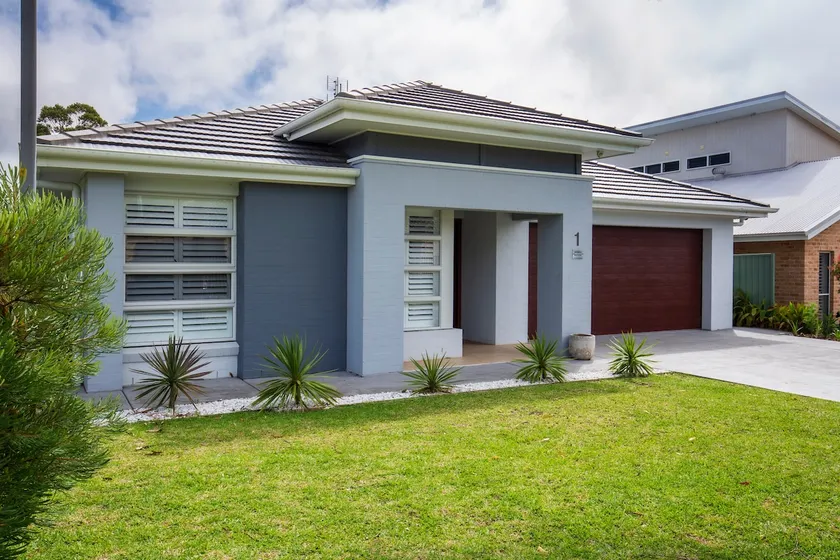 Callala Bay Beach House - Wowly Waters - Pet Friendly - Image 1