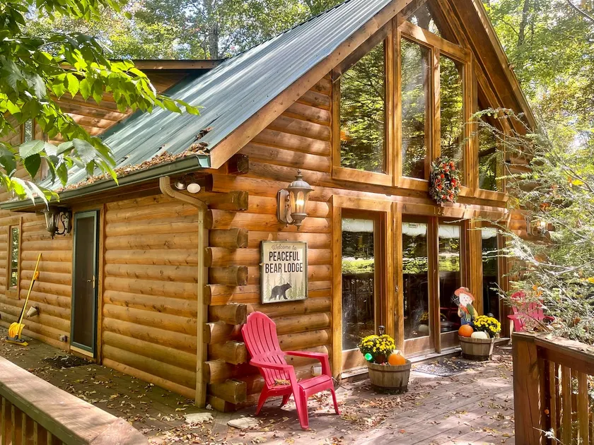 Cozy, Hot Tub, Rec Room, Fido Friendly,Near Resort - Image 1