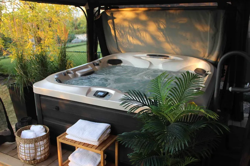 Hot tub rejuvenation experience -Calgary getaway - Image 1