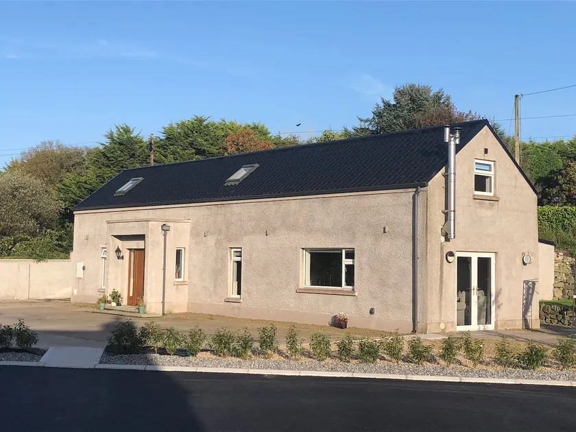 Peg’s Cottage- Monaghan Countryside -4 Bed-Sleep 9 - Image 1