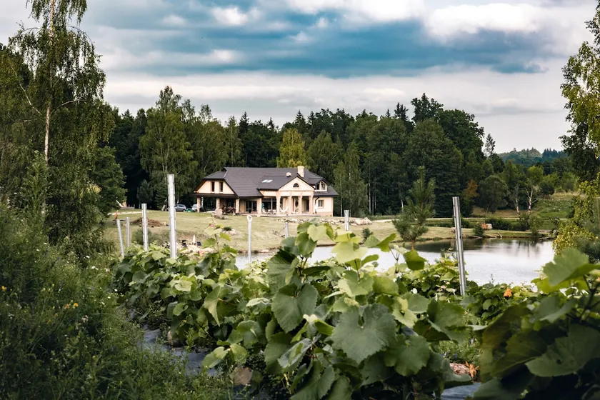 Exclusive manor house in a beautiful country side - Image 1