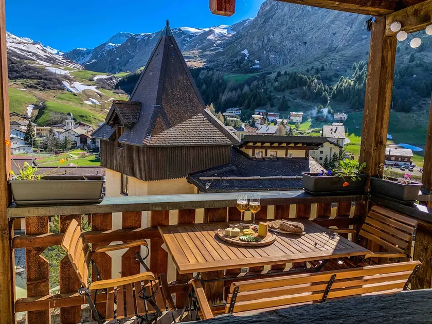 Cozy apartment overlooking the mountains - Image 1