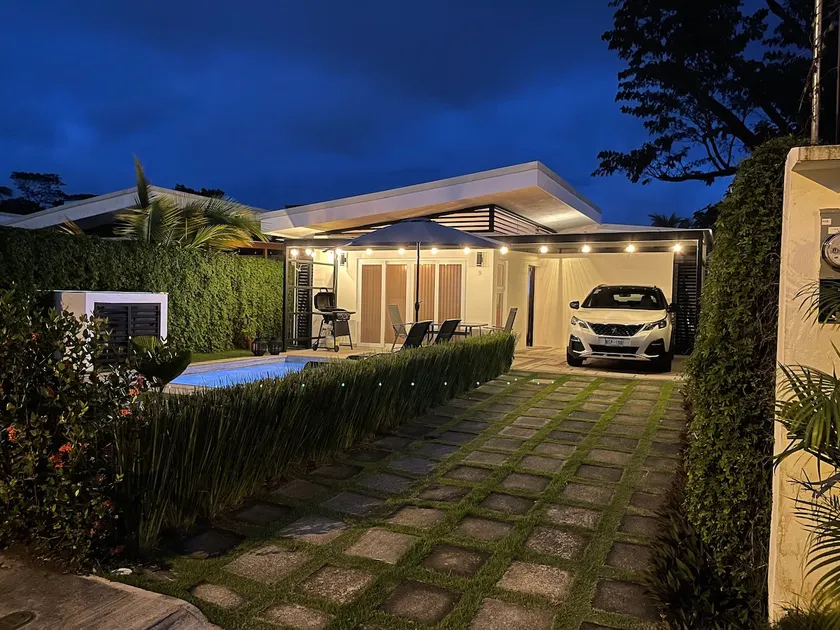 Modern beach house in the center of Jaco - Image 1