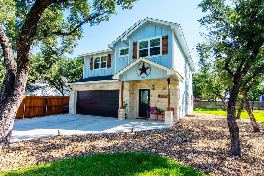 Lake Ridge Oasis - Image 1