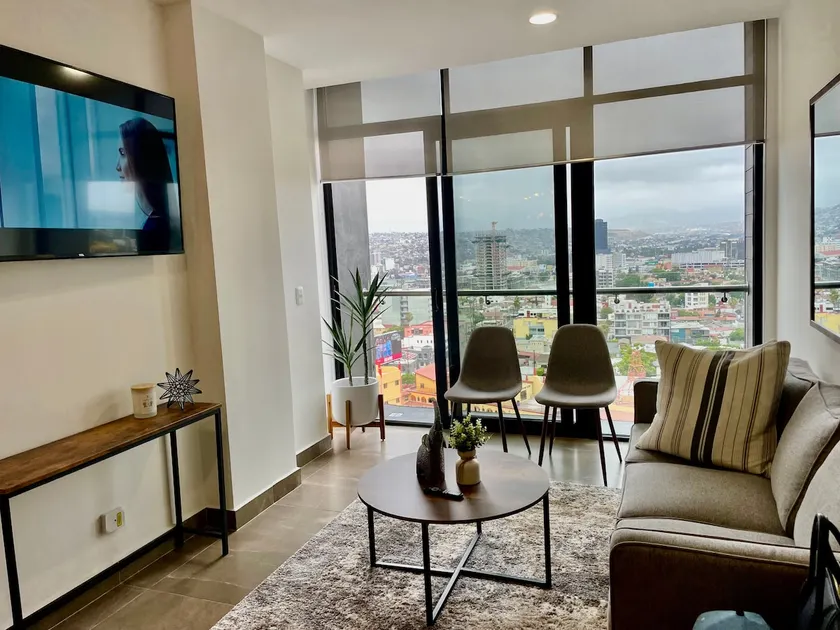 Sky view luxury Condo 2BR close to restaurants - Image 1