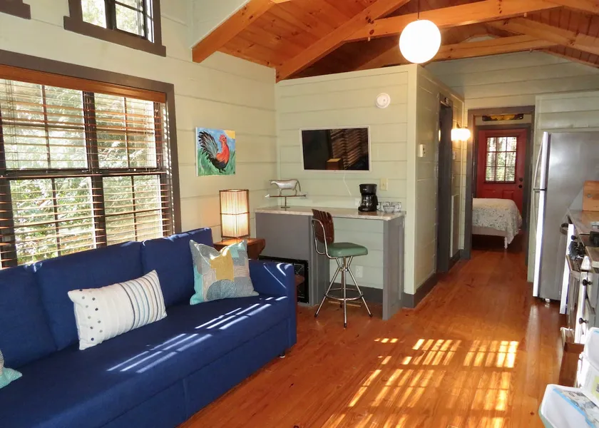 Fabulous Cabin Near Falls, Hiking, and Fly-Fishing - Image 1