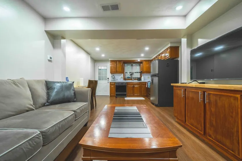 3bed, 1 bath - Near Boston - Free parking - Image 1