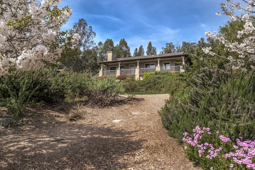 Central Coast Country Retreat - Image 1
