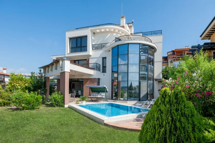 Luxury House on Buzhaka - Image 1