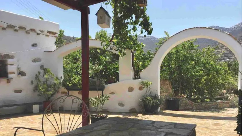 Kamara Family House with Garden - Image 1