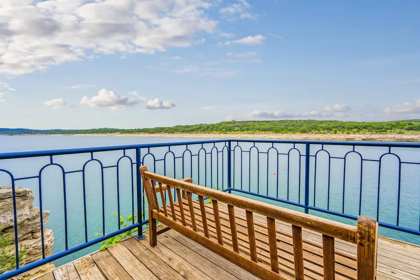 Texas Tides on Lake Travis - Image 1