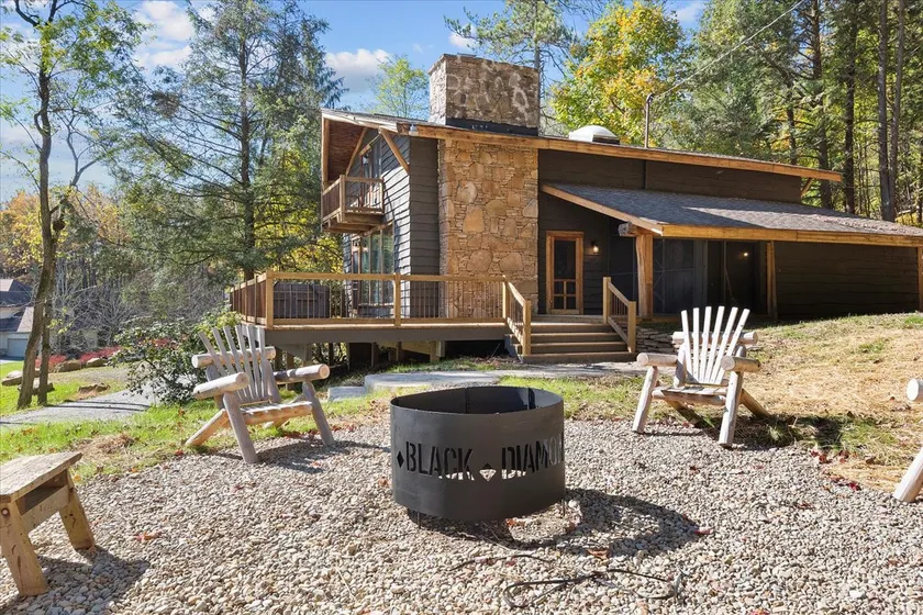 Mountain House (Black Diamond Chalet) - Image 1