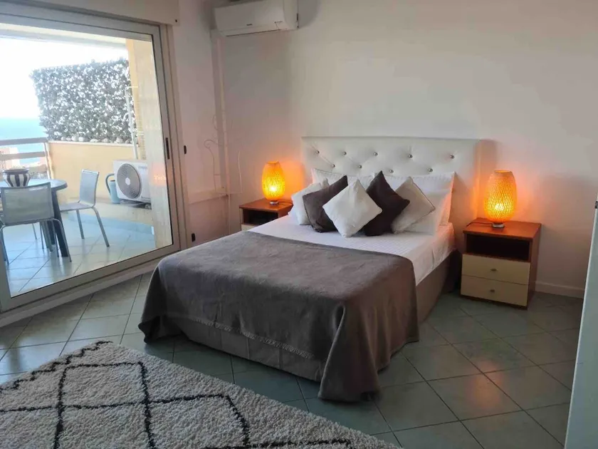 Studio with sea and pool view at the gates of Monaco - Image 1