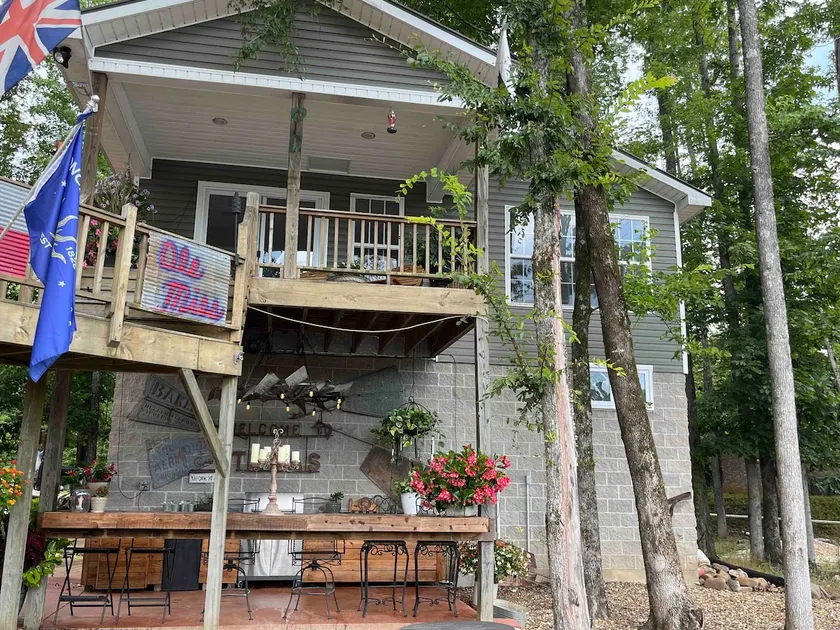 Ouachita River Treehouse - Image 1