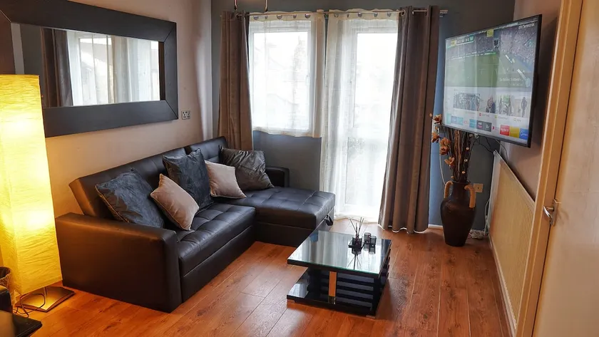 North London Apartment - Edmonton - Image 1