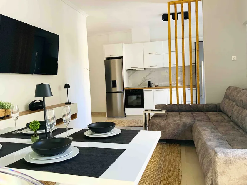 2 Bedroom Family Apartment with Free Parking - Image 1