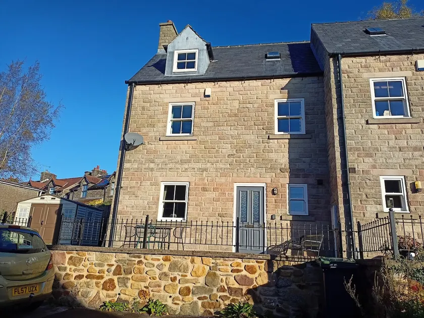 Peaceful Cosy Hilltop House. Garden & parking - Image 1