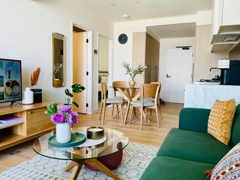 Exquisite 2BR apartment with resort and mountains Views - Image 1