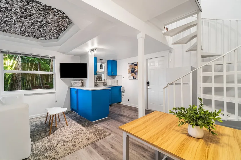 the artist's suite in the trees | treehouse blue - Image 1