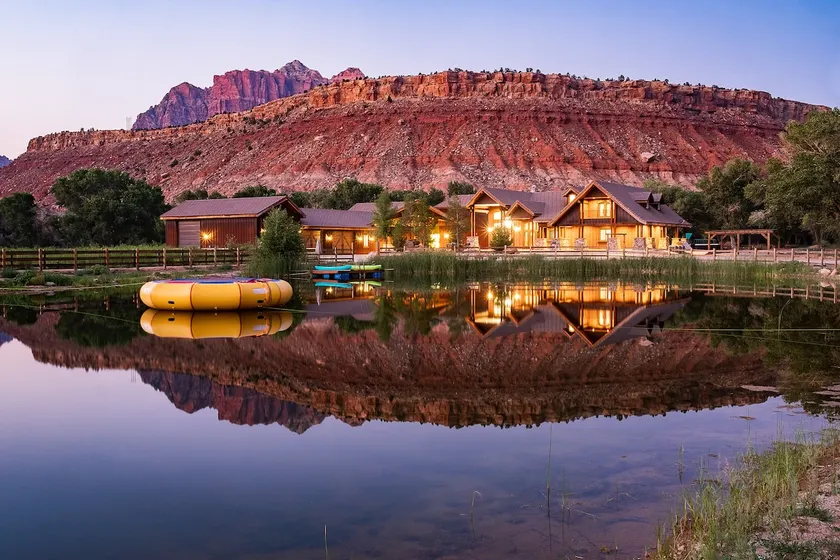 Zion Oasis-Retreat,Reunion,Weddings, pool slps 56 - Image 1