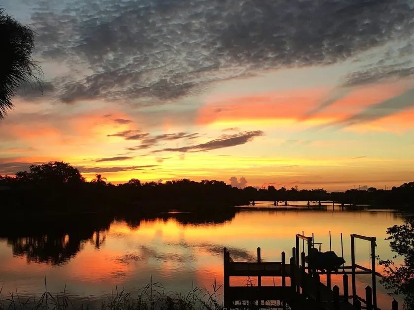 Manatee Point Cottage, Private Waterfront Getaway - Image 1
