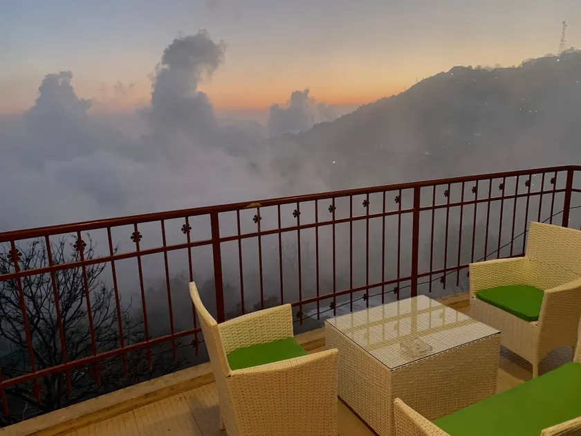 Khyz Views - Image 1