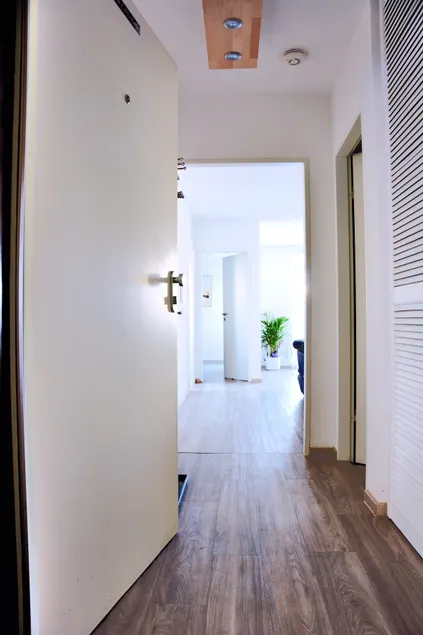 Beautiful, modern apartment by the lake, relax, let go & unwind - Image 1