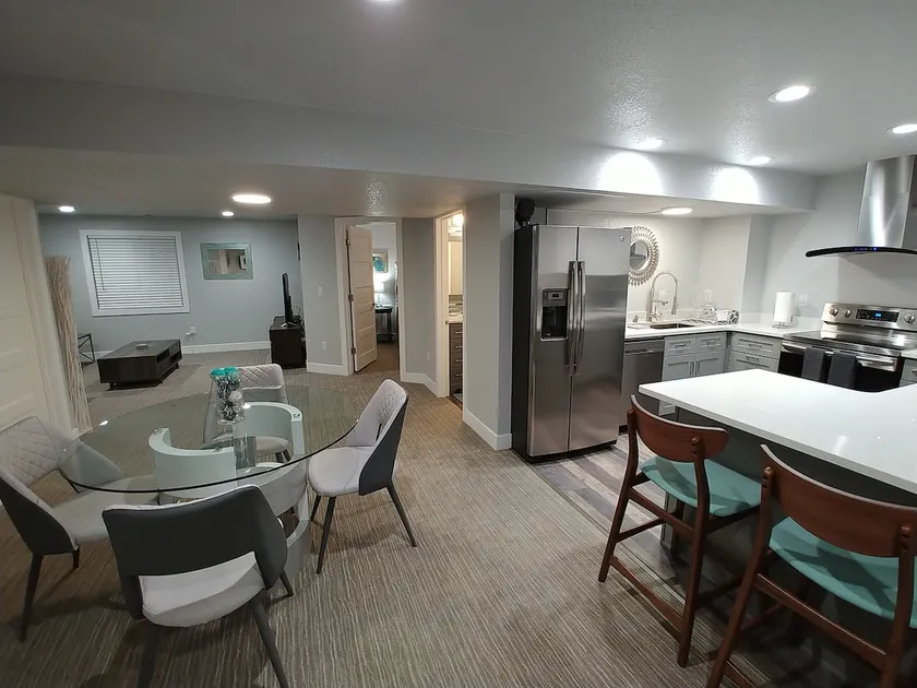 Cozy&Spacious 2Bed Gem: Private, Kitchen, Near DIA - Image 1