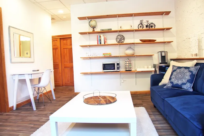 Boston guest suite - Image 1
