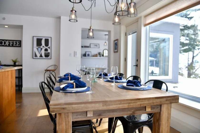 Luxury Beachfront Apartment on Lake Nipissing - Image 1