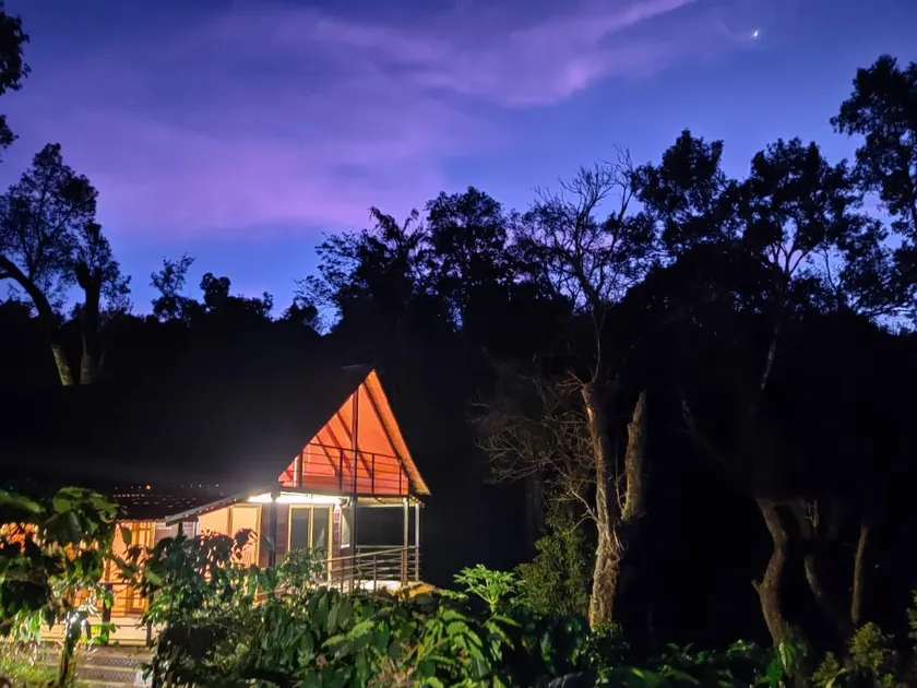 Woodpecker Estate-Wooden villa, mountain view - Image 1