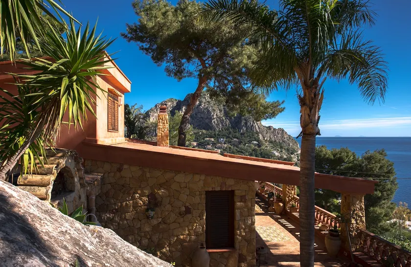 Présentation Maison, Villa de prestige avec terrasses vue sur la mer - Image 1