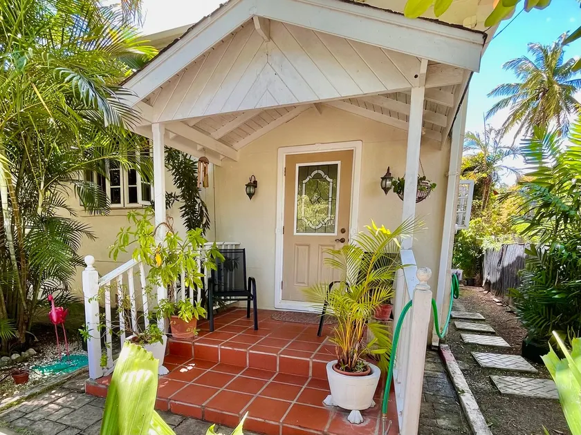 Cozy 1 bedroom cottage w/pool - Image 1