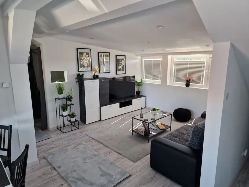 1.5 room apartment in a quiet location close to the city, new - Image 1