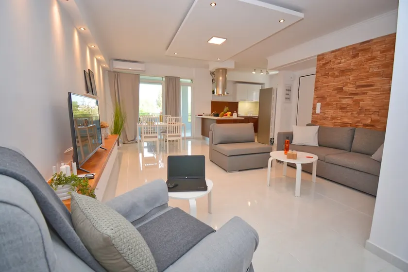 Potamos Deluxe White Apartment - Image 1
