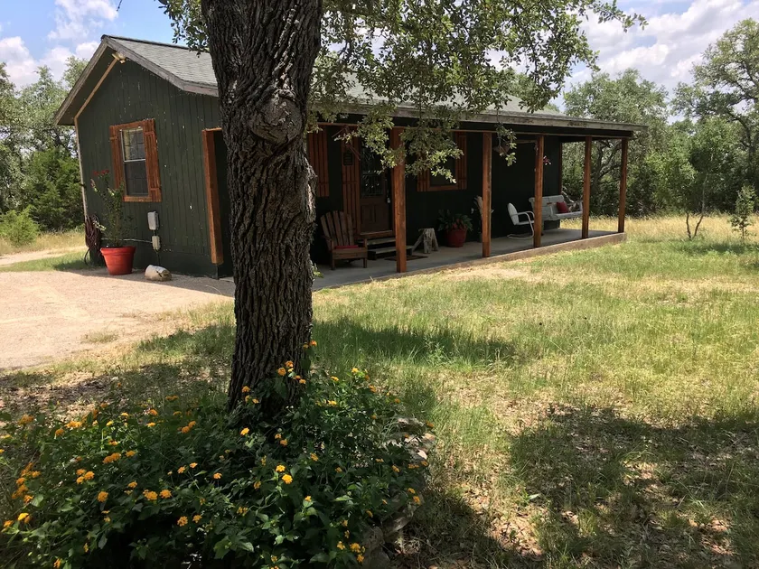 Whippoorwill Retreat – A Texas Hill Country Escape - Image 1