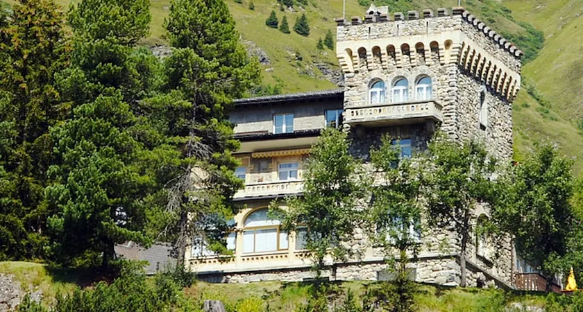 Sunny apartment in a castle in the Swiss Alps - Image 1